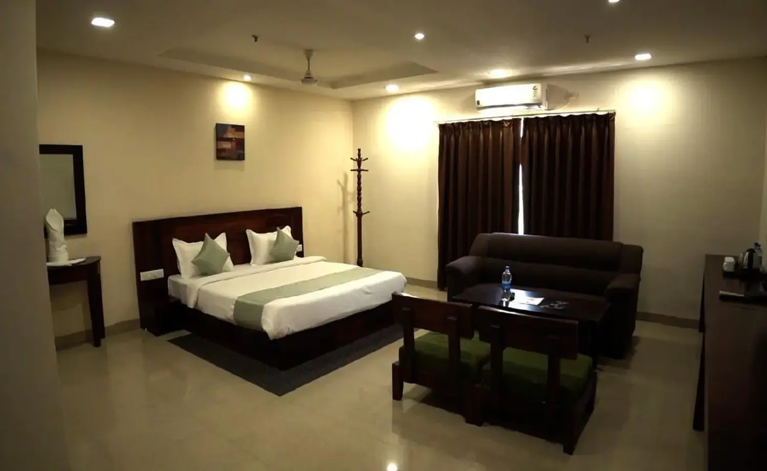Suite Room at Hotel Shubham Grand, Patia